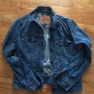 Levi’s women’s denim jacket